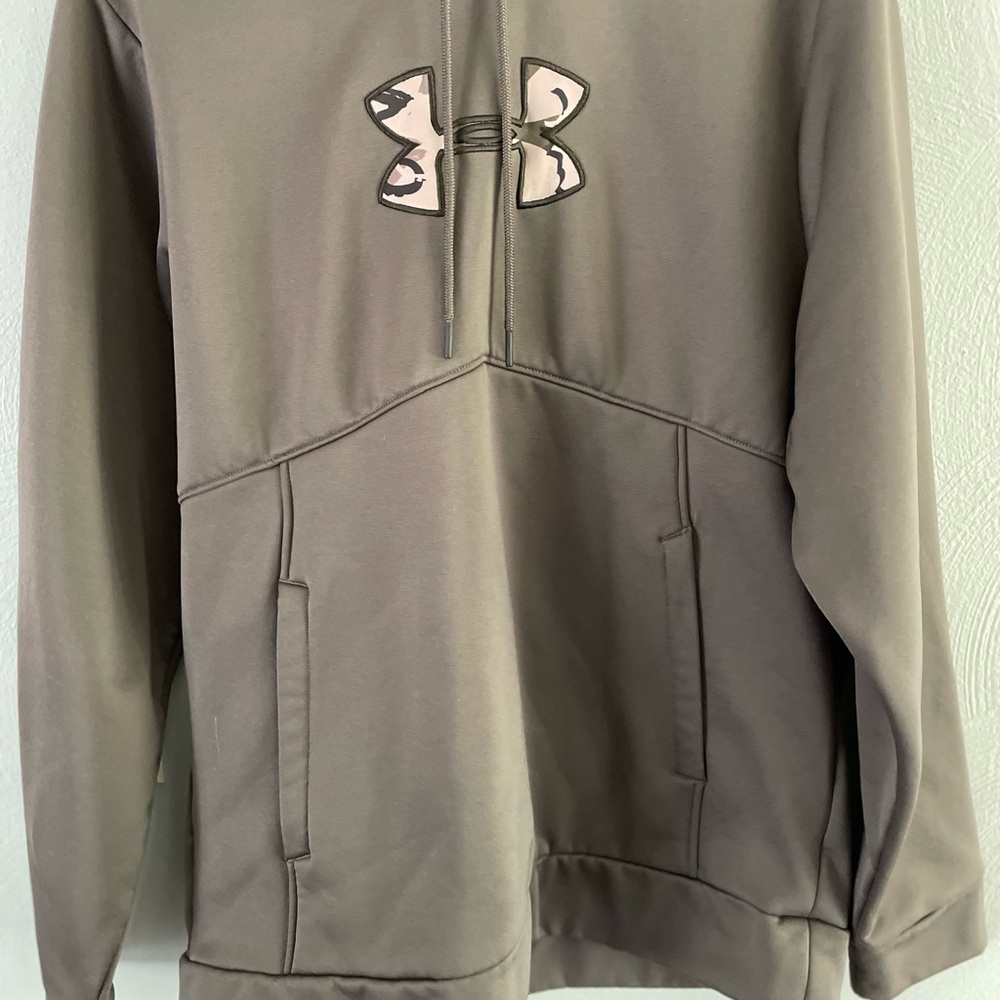 Under armour men’s medium hoodie